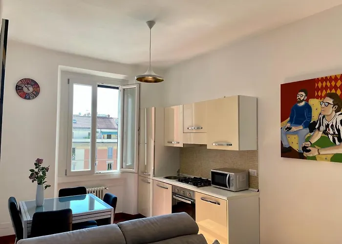 The Painting Apartment. A Central And Lovely Apartment In Milan